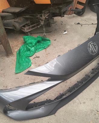 PARAURTI ANTERIORE MG3 2025