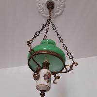 Lampadario con paralume in vetro opalino verde