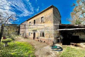 Caratteristico casolare di campagna, a due passi d