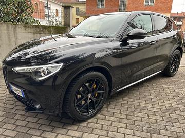 Alfa Romeo Stelvio 2.2 Turbodiesel 210 CV AT8 Q4 V