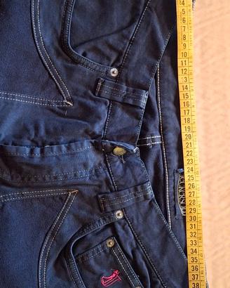 Pantaloni 