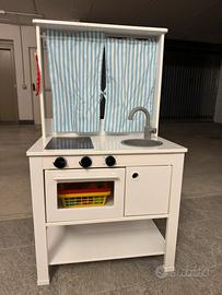 Cucina legno per bambinicon accessori