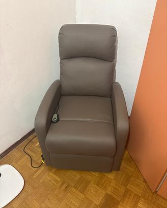 Poltrona relax elettrica alzapersona e reclinabile