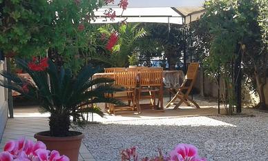 VILLINOal mare,giardino privato,p/auto,barbecue