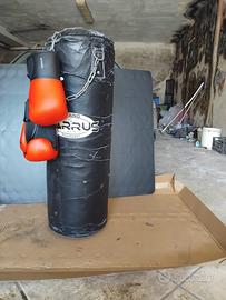 Sacco boxe + guantoni