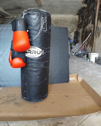 Sacco boxe + guantoni