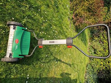 Falcia erba  a spinta manuale