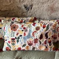 5 nuovi cuscini con disegni folcloristi