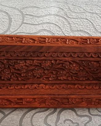 Fermalibri indiano in legno intagliato