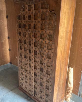 Armadio in legno pregiato di inizio ’900