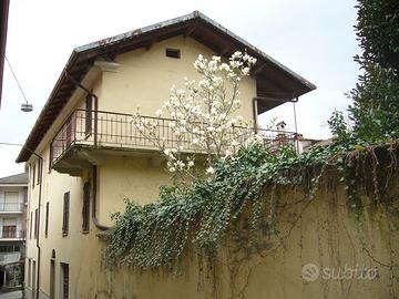 Casa indipendente nelle langhe