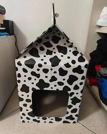 Cuccia gatto latte parzialmente graffiato 