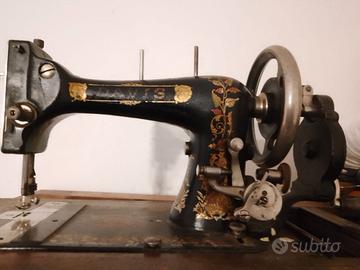 Macchina da cucire antica