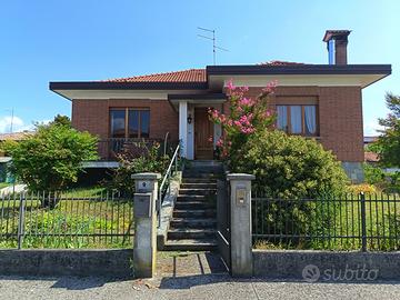 Villa indipendente con ampio giardino a talmassons