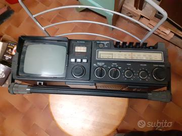 radio/registratore con piccola tv