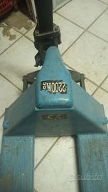 Traspalet da sollevamento per pedane