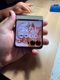 Motorola razr 50 256 giga  come nuovo 