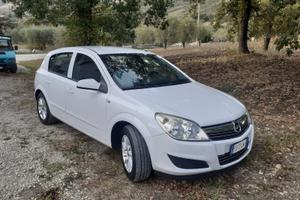 OPEL ASTRA H 2012