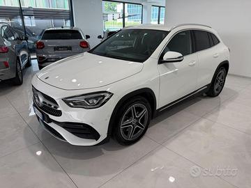 MERCEDES-BENZ GLA 200 Automatic Premium *GANCIO