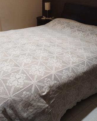 Coperta all'uncinetto fatta a mano
