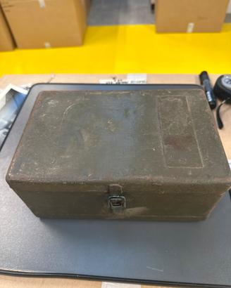Tester batterie vintage USA anni 50 stile militare
