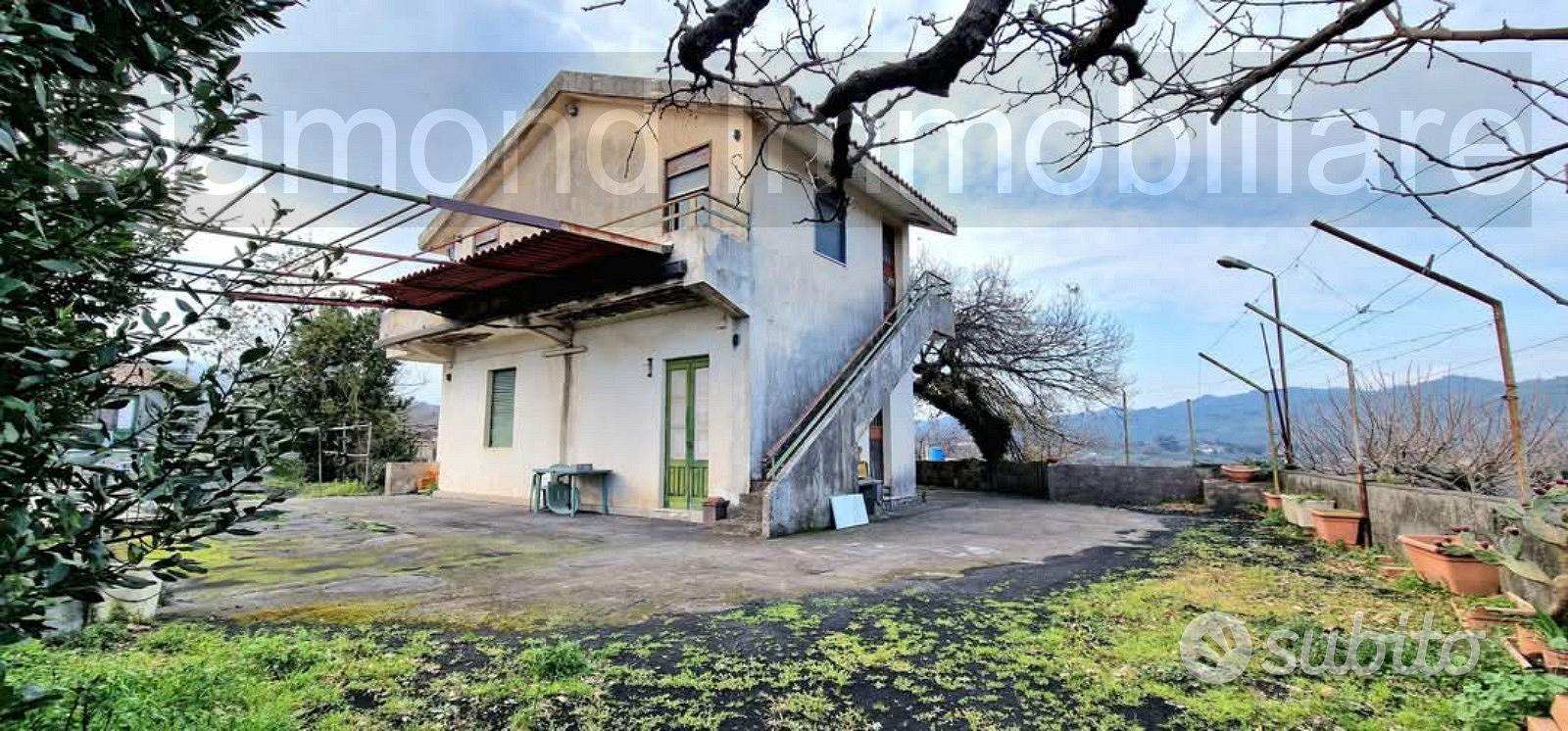 Villetta singola con terreno e serre a San Gerardo - Vista 2