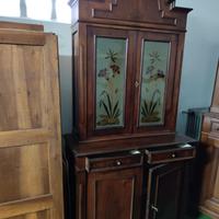 credenza con vetrina
