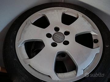 numero 4 cerchi originali audi 17 pollici 