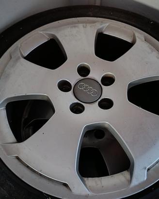 numero 4 cerchi originali audi 17 pollici 