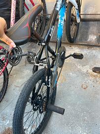 Bicicletta per bimbo/ ragazzo