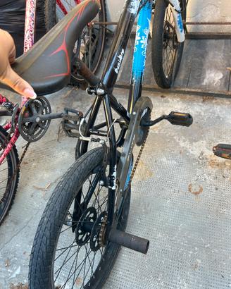 Bicicletta per bimbo/ ragazzo