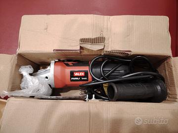 Smerigliatrice con lama per legno