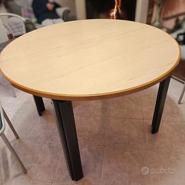 tavolo in legno tondo