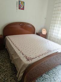 Camera da letto matrimoniale completa in legno
