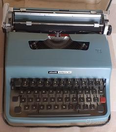 Macchina da scrivere Olivetti lettera 32