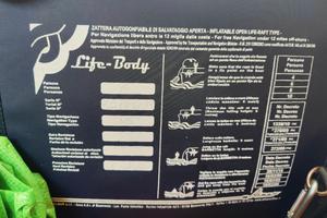 zattera costiera entro 12 miglia 6 persone