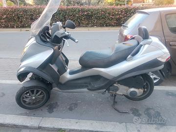 scooter piaggio mp3 