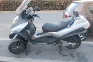 scooter piaggio mp3 