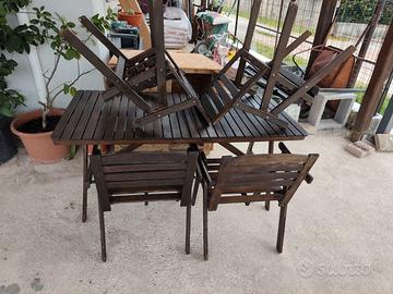 tavolo e sedie da giardino