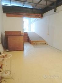 Ampio Locale Uso Magazzino