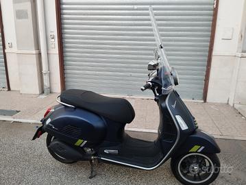 Piaggio Vespa 300 GTS SUPER 2023