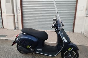 Piaggio Vespa 300 GTS SUPER 2023