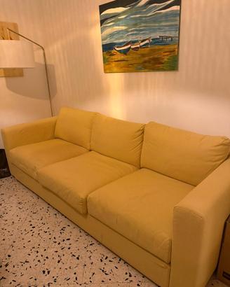 Divano giallo Ikea