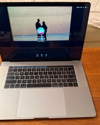 MacBook Pro 15” (2017) i7 3,1 GHz/16gb RAM/1TB SSD