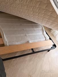 Letto con doghe con materasso