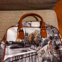 Bauletto Ynot sfondo Parigi