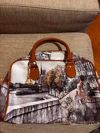 Bauletto Ynot sfondo Parigi