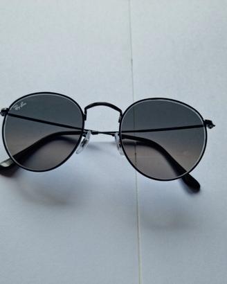 Occhiali da sole neri Ray-Ban RB3447n.  Rayban