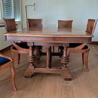 tavolo anni 40-50 in legno massiccio con sei serie