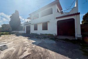 Castanea - Villa singola, da ristrutturare